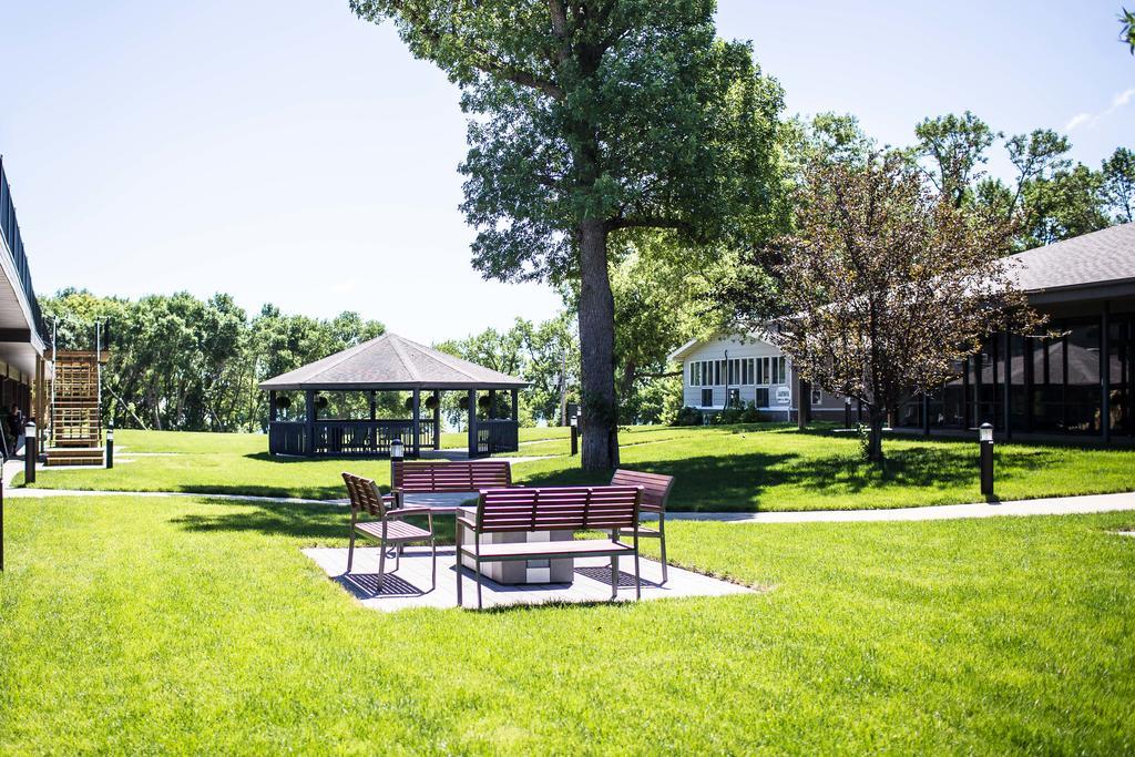 Okoboji Commons Hotel Exteriör bild